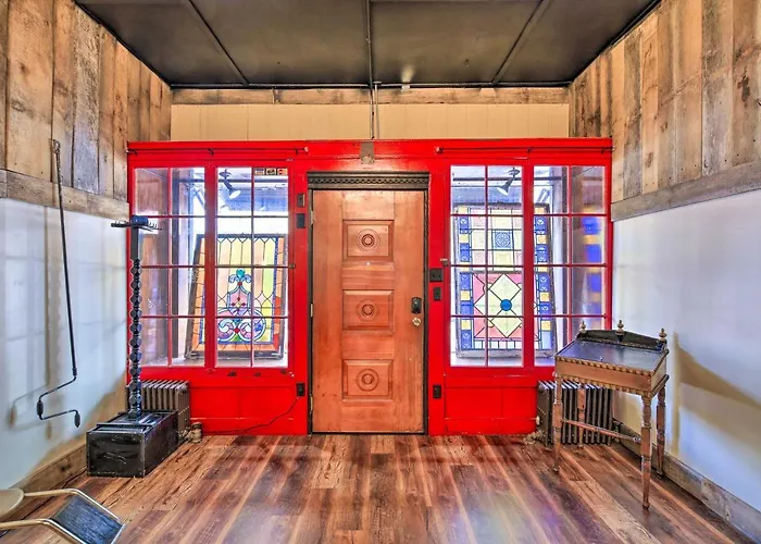 The M On Main Renovated Wytheville Townhome