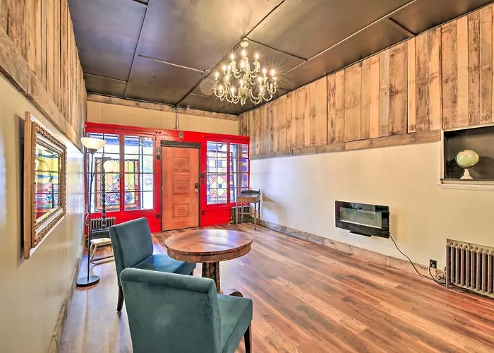 The M On Main Renovated Wytheville Townhome