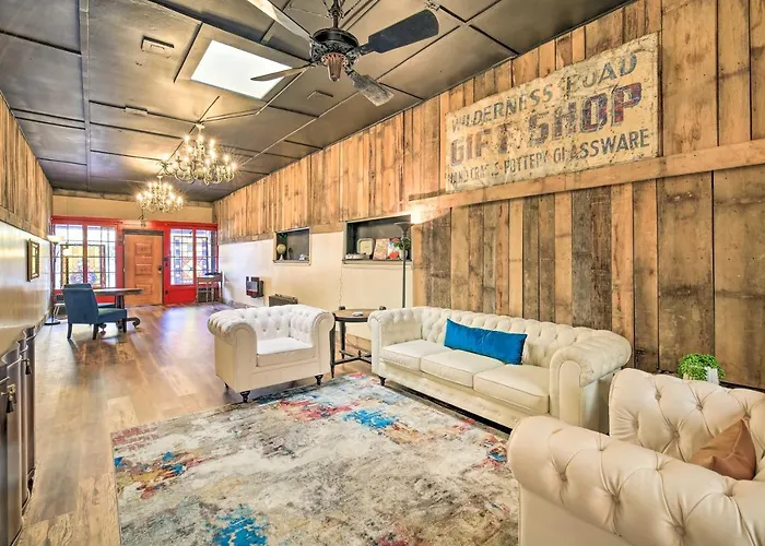The M On Main Renovated Wytheville Townhome