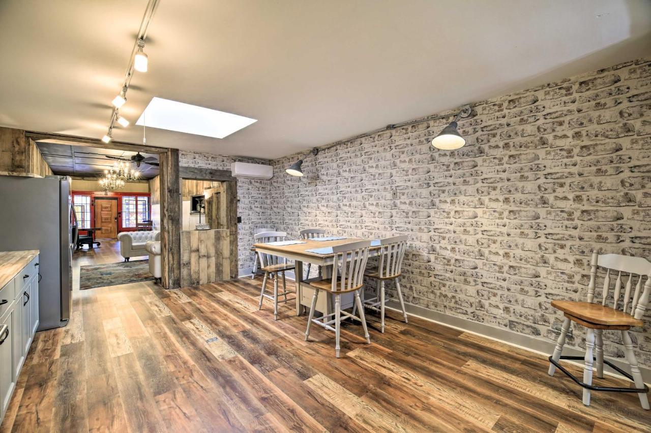 Holiday home The M On Main Renovated Wytheville Townhome